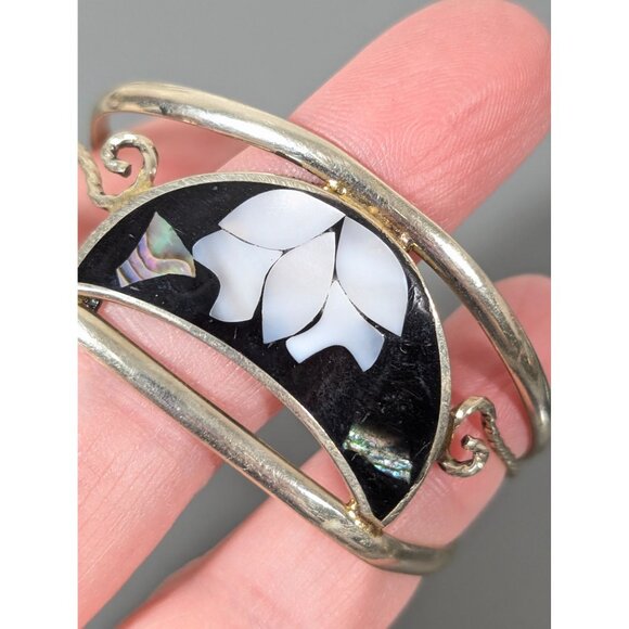 Alpaca Mexico Crescent Moon Shell Inlay Flower Cuff Bracelet Silver Tone 6" - Picture 7 of 10